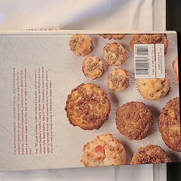 The muffin cookbook muffins for all occasions. - Picture 2 of 5